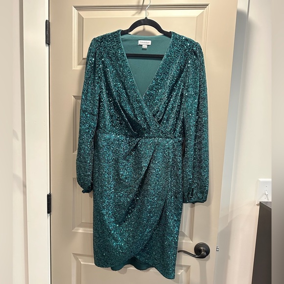 Calvin Klein Green Sequined Faux-Wrap Sheath Dress - Women’s 10 - Picture 1 of 4